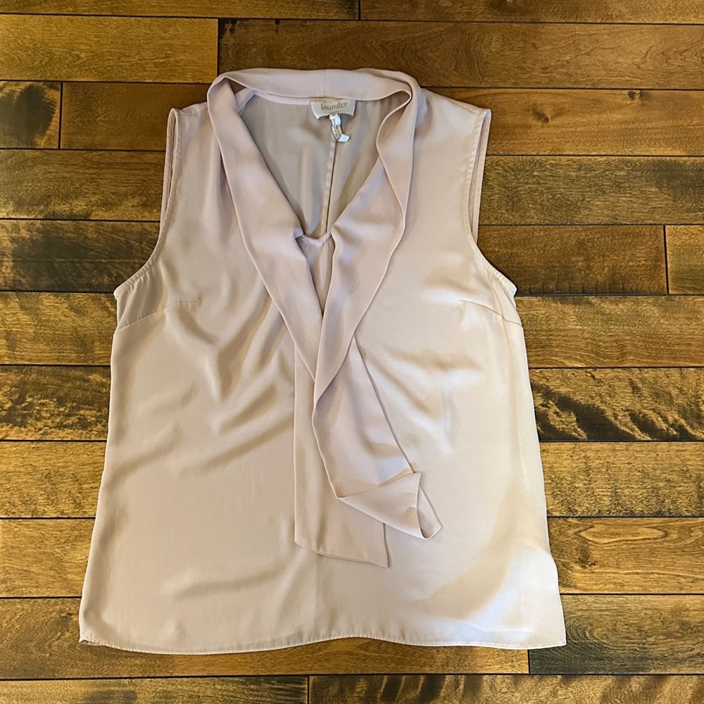 Elegant Pale Pink Sleeveless Blouse